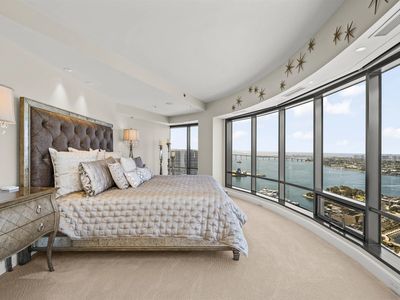 200 Harbor Dr Unit 3702