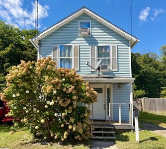 14 Cedar St