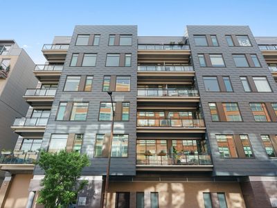 28 N Carpenter St #4S