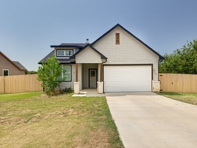 Property at 310 Oakwood Ave, Jacksboro, TX