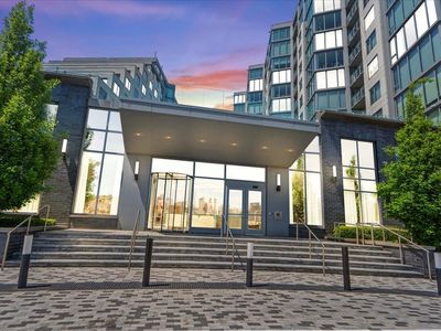 9 Avenue At Port Imperial #313