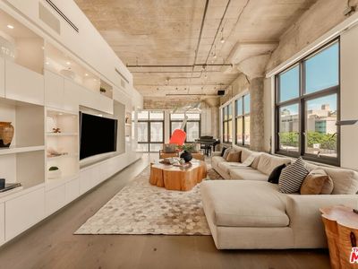 330 W 11th St #401 & 402