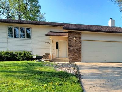 807 Taylor Dr