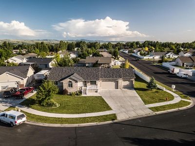 3920 E Milestone Cir