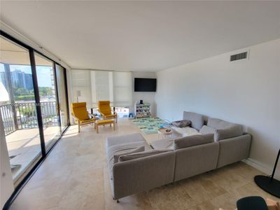 20379 W Country Club Dr APT 539