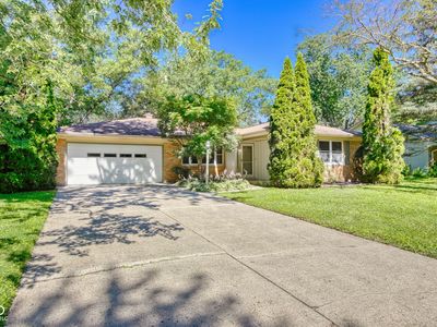 8230 Shadow Cir