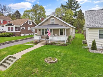 221 Mackay Ave