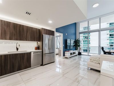 488 NE 18th St Unit 1205