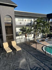 1100 NE 9th Ave APT 203