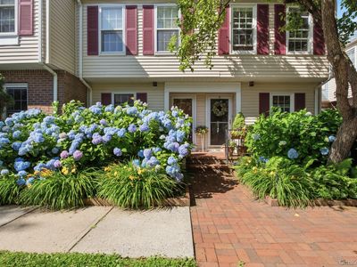 22 Washington Mews #22