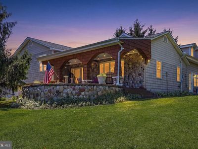 7 Cynthia Ct
