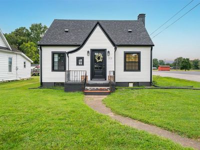 717 Main St