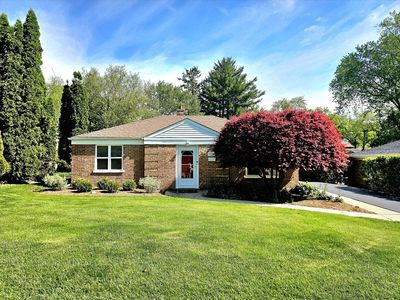 Property at 636 E Rockland Rd, Libertyville, IL