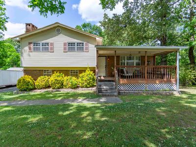 3003 Kathy Ln