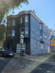 3300-02 Folsom St