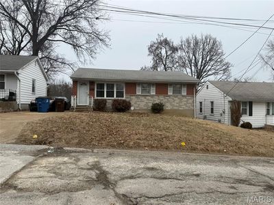 631 Robert Ave