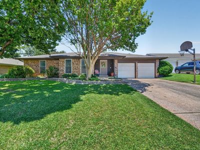 4043 Glenbrook Dr