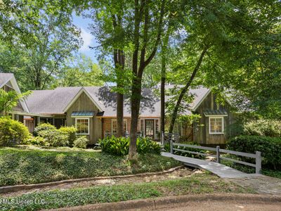12 E Hill Dr