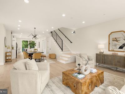 502 Edgewood St NE #2
