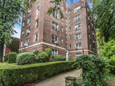 2600 Henry Hudson Parkway E #1D