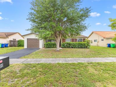 11700 NW 41st St