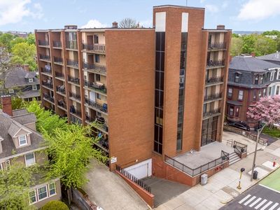 390 Broadway APT L2