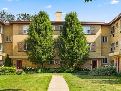 2117 Howard St APT 2D