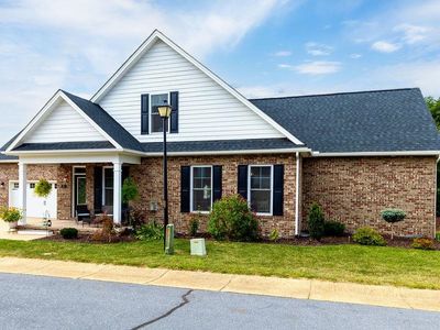 51 Peyton Randolph Ct