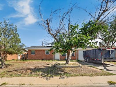 4621 Graceland Dr