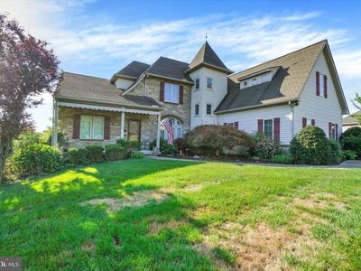 123 Livia Ln