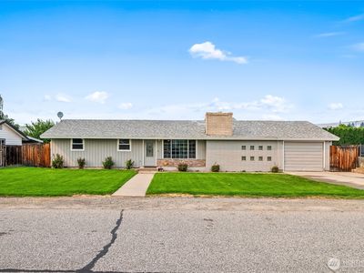 203 SE 1st