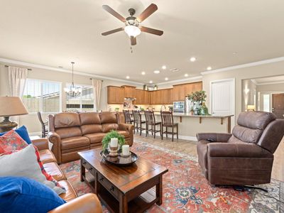 706 Mousebird Ct