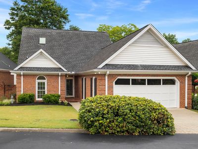 302 Greenview Cir