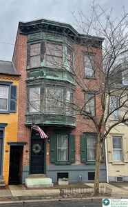 132 N 11th St