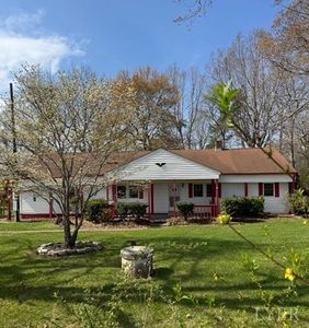 417 Clays Ferry Rd