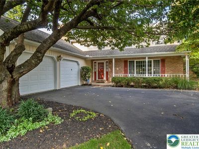 919 Hawthorn Rd
