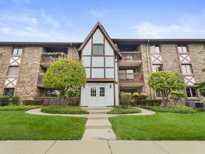 5646 W 103rd St APT 106