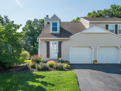 84 Carriage Ln