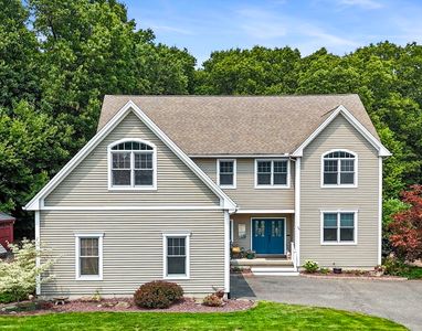 48 Landing Dr
