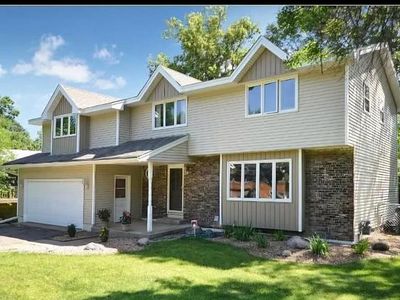 2904 Silver Lake Ct NE