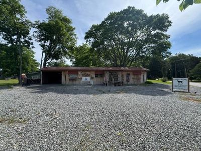 554 E Walnut St