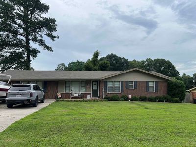1403 Elm Dr SE