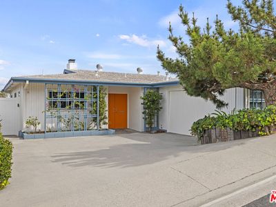 962 Village Dr