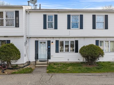 22 Pleasant St #D
