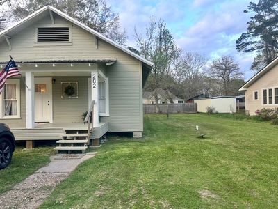 Property at 202 Lakeside Ave, Columbia, LA