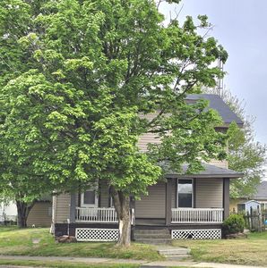 826 N Belmont Ave