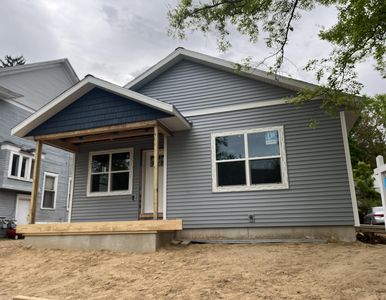 812 Kalamazoo Ave SE