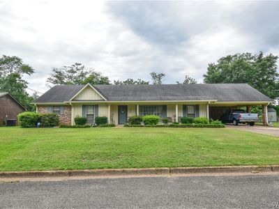 1204 Independence Dr