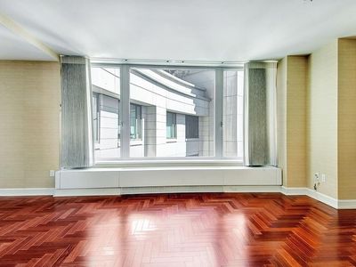 240 Riverside Blvd APT 15P