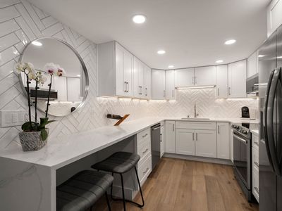 45 Longwood Ave APT 712